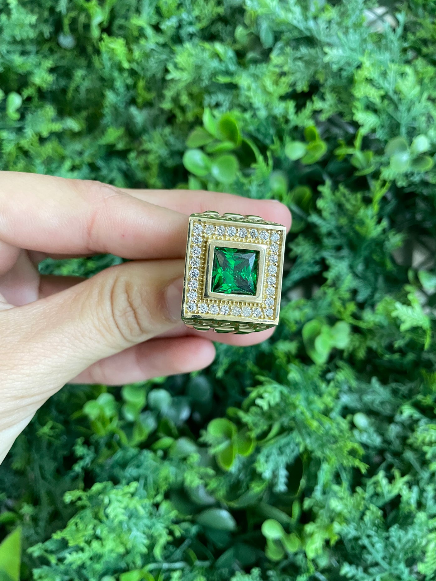 Anillo con Piedra verde