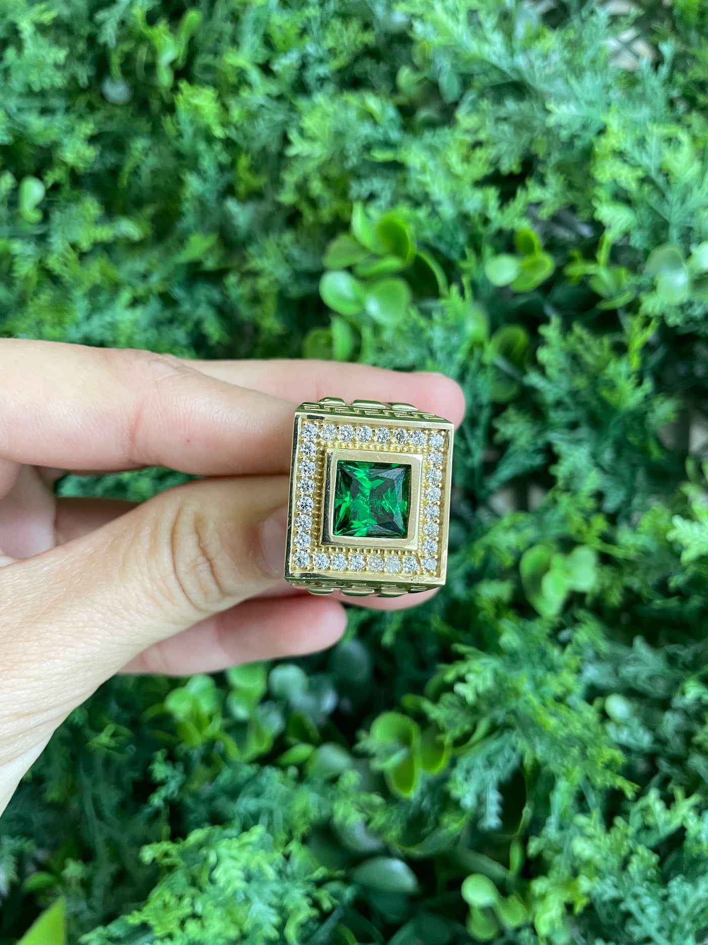 Anillo con Piedra verde