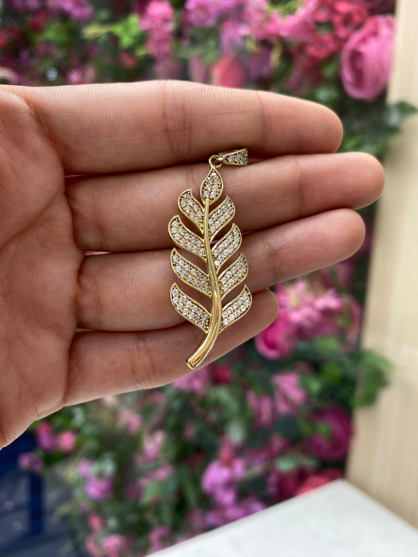 Leaf pendant