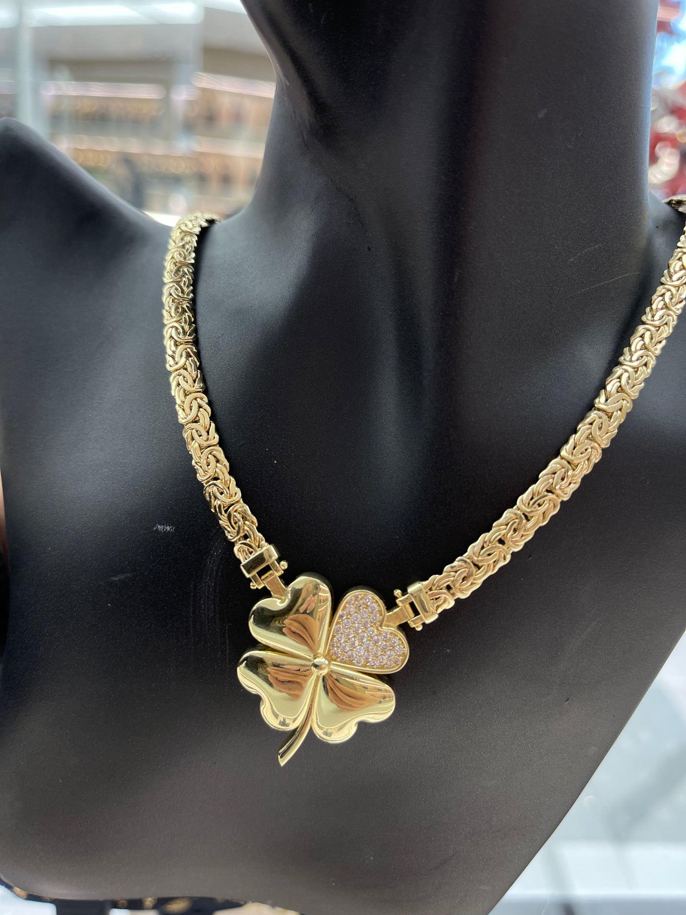 Flower necklace