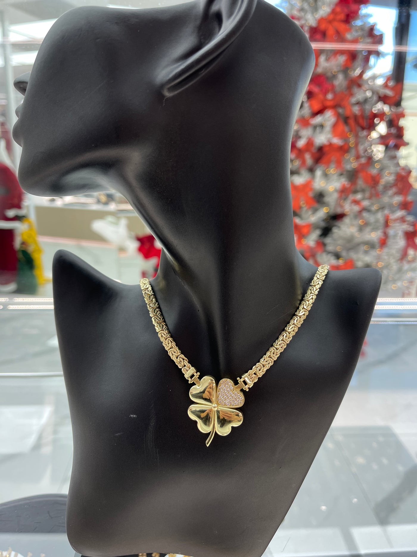 Flower necklace