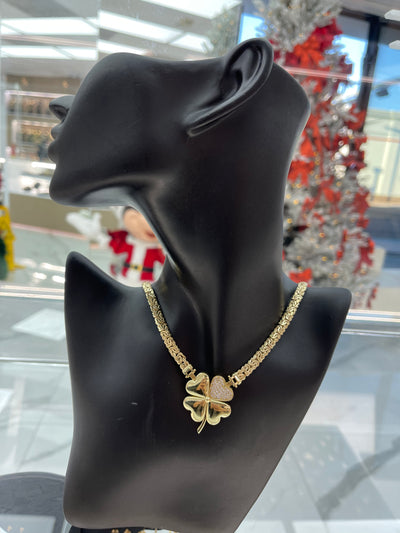 Flower necklace