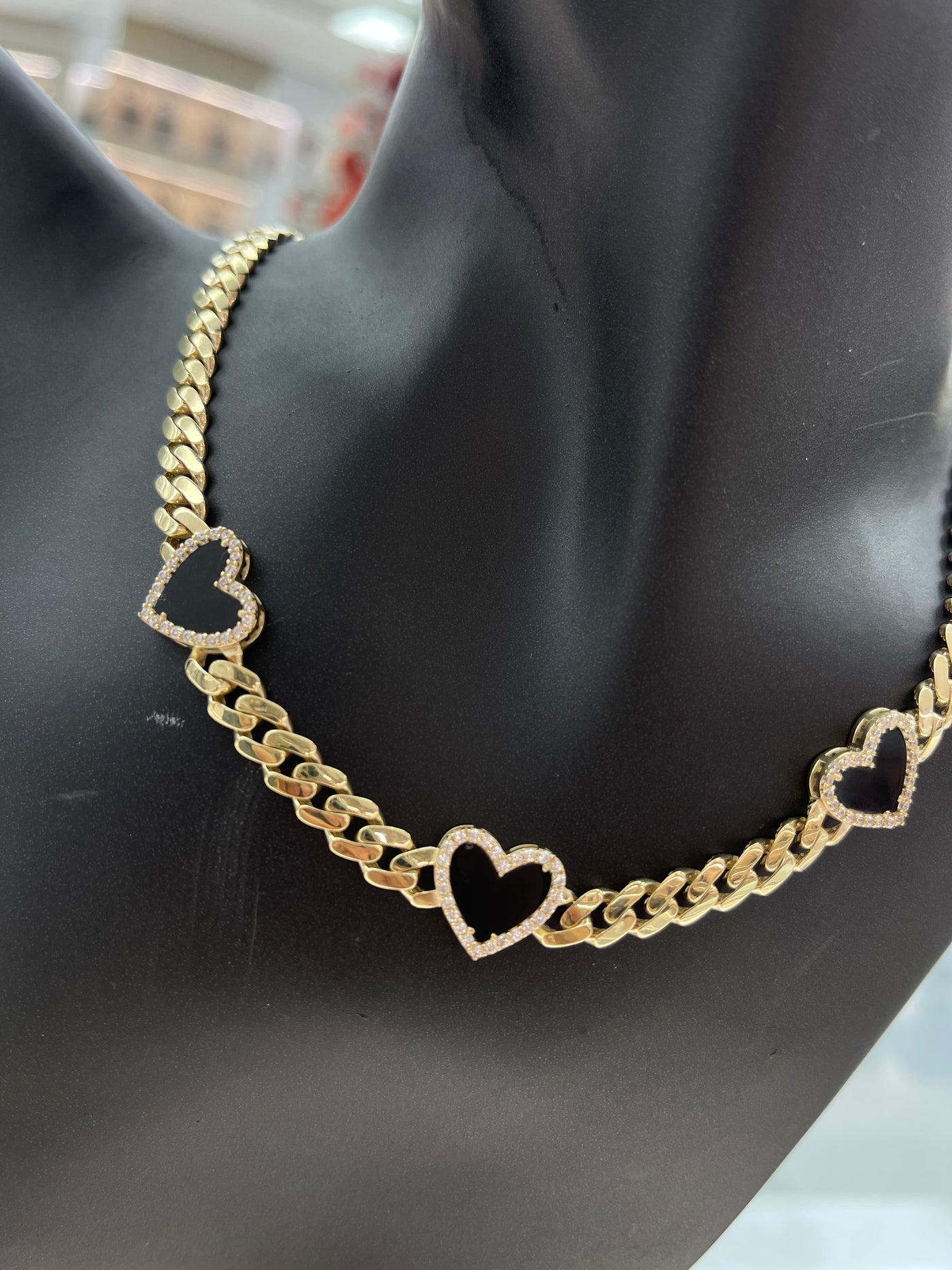 Black heart necklace